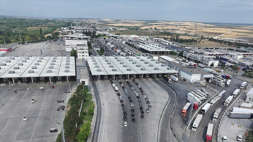 Yıllık izinlerini memleketlerinde geçiren gurbetçilerin dönüş yolculuğu başladı