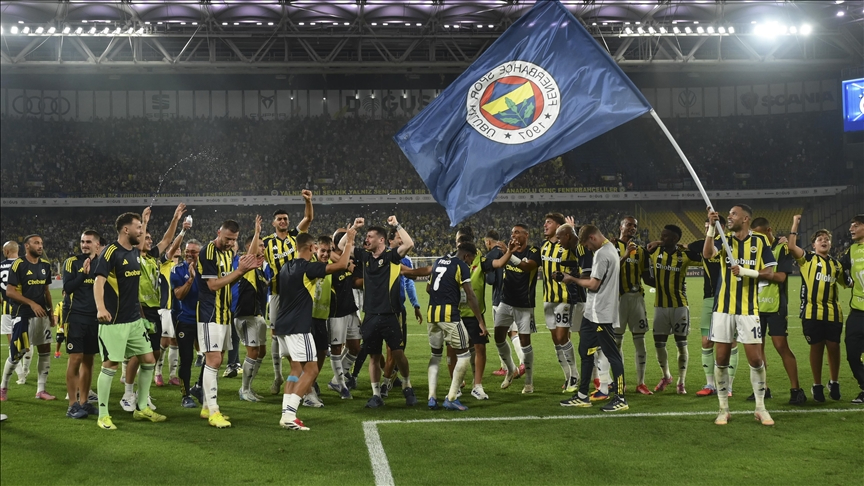 Fenerbahçe’nin Feyenoord Zaferi Hollanda Basınında Geniş Yankı Buldu