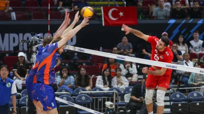 A Milli Erkek Voleybol Takımı, Hollanda'yı 3-1 yenerek tarihinde ilk kez çeyrek finale yükseld