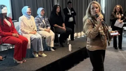 Hollanda’daki Türk Kadınları Corendon’da Liderlik Zirvesinde Buluştu