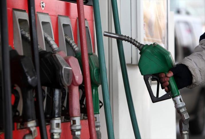 Benzinli arabaya dizel yakıt koydular