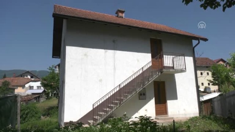 Bosna Savaşında diri diri yakılan kurbanlar anıldı