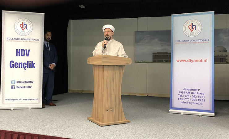 Diyanet İşleri Başkanı Erbaş Hollanda'da gençlerle buluştu