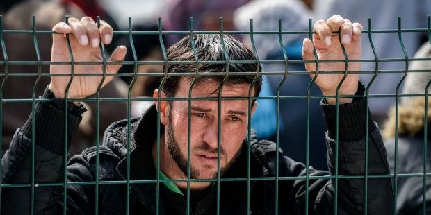 Hollanda'da düzensiz göçmenleri kurtaran Alman kaptana destek eylemi