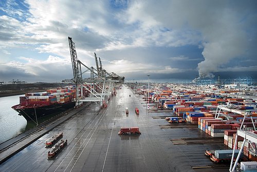 Nederlandse export groeit bijna 3 procent in januari