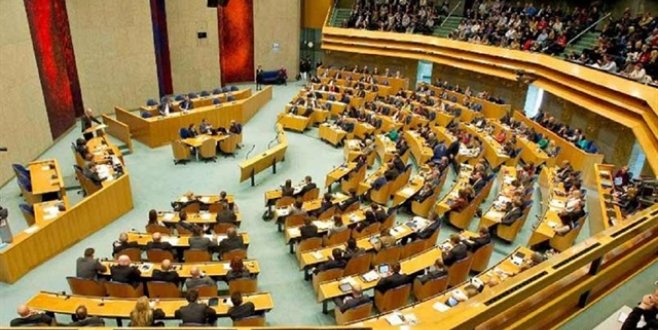 Hollanda Adalet ve Güvenlik Devlet Sekreteri Mark Harbers görevini bıraktı