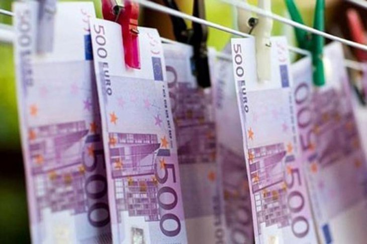 AB Komisyonu kara parayla mücadele konusunda Hollandayı uyardı