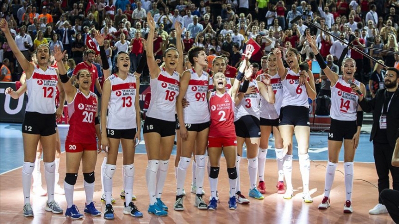 Hollanda'yı 3-0 yenen A Milli Kadın Voleybol Takımı yarı finalde