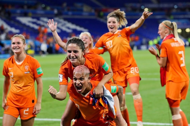 Kadınlar Dünya Kupasında Hollanda finalde