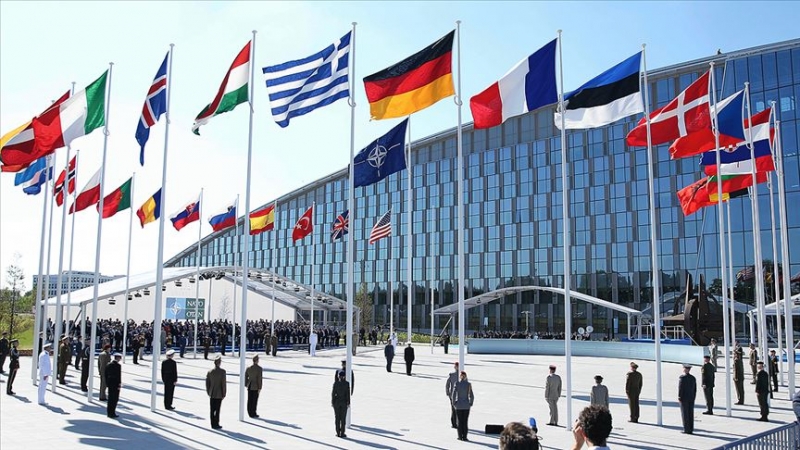 NATO'yu kim tehdit ediyor: Türkiye'nin S-400'leri mi, Beyaz Saray'ın Evanjelikleri mi?