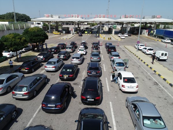 Suriyeliler'e verildiği gibi, yurtdışındaki yurttaşlara da otomobil plakası verilsin