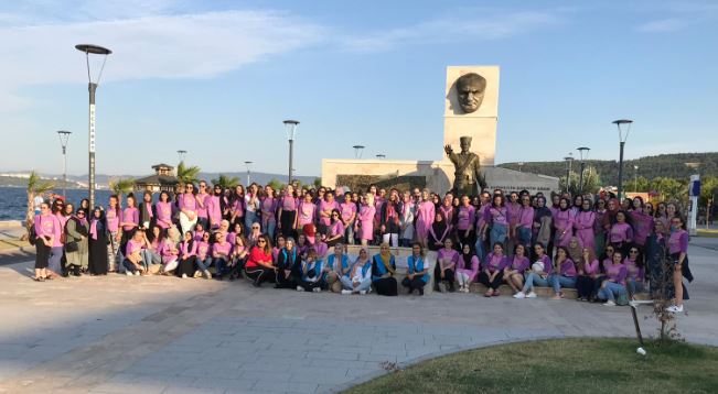 Torunlar Çanakkale'de Dedelerini Birlikte Andı