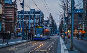 Amsterdam'da toplu taşıma çocuklara belli günler ücretsiz olacak