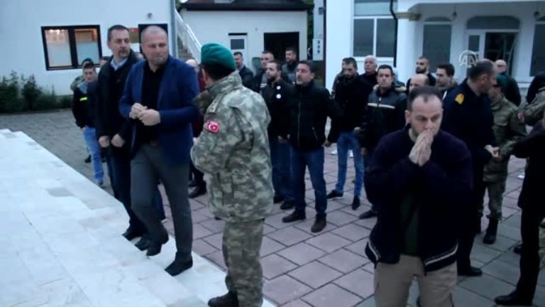 Türk Askerinden, Katliamın Yaşandığı Boşnak Köyünde İftar
