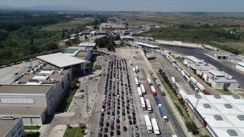 Türkiye'de Yabancı plakalı araçlardan ücret ve ceza tahsilatı başladı