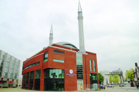 Utrecht Ulu Camisini tehdit eden kişiye 30 saat iş cezası