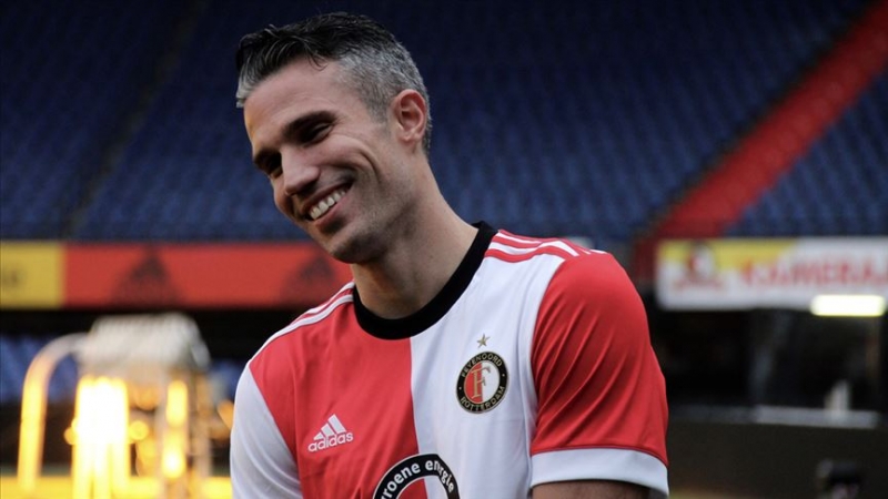 Van Persie futbola veda etti