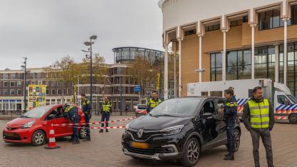 Hollanda'da Bu Şehre Giriş çıkışlar kapatıldı, Suçlulara Geçit Verilmedi