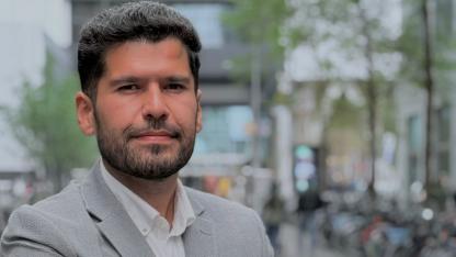 Hollanda’da Gurur Verici Başarı: Enes Yiğit “Yılın Memuru” Finalinde