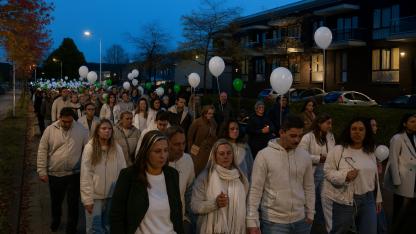 Hollanda’da Türk Anne ve Kızının Ölümü İçin Sessiz Yürüyüş: Yüzlerce Kişi Katıldı