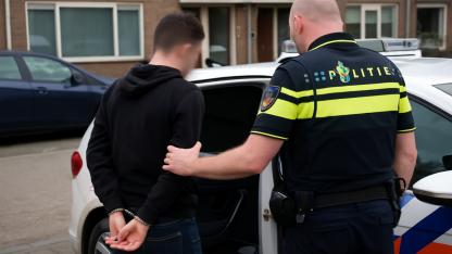Vlaardingen’de cinsel şantaj skandalı: Kadınları Şantajla Dolandıran 23 Yaşındaki Genç Tutuklandı!