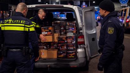 Almanya Sınırında 1.700 Kilo Kaçak Havai Fişekle Yakalandılar