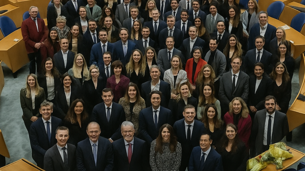 Hollanda Parlamentosu&#039;nda Büyük Veda: 70 Milletvekili Görevine Veda Ediyor