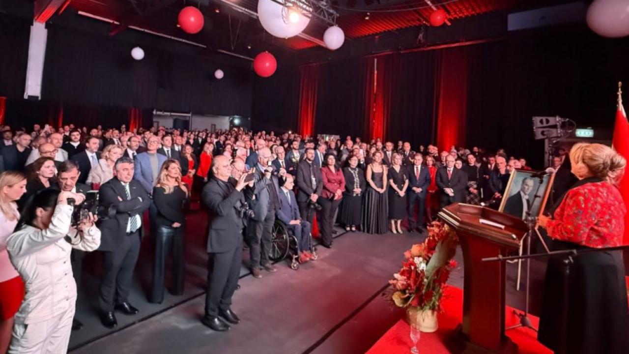 Hollanda&#039;da 29 Ekim Cumhuriyet Bayramı çifte resepsiyonla kutlandı