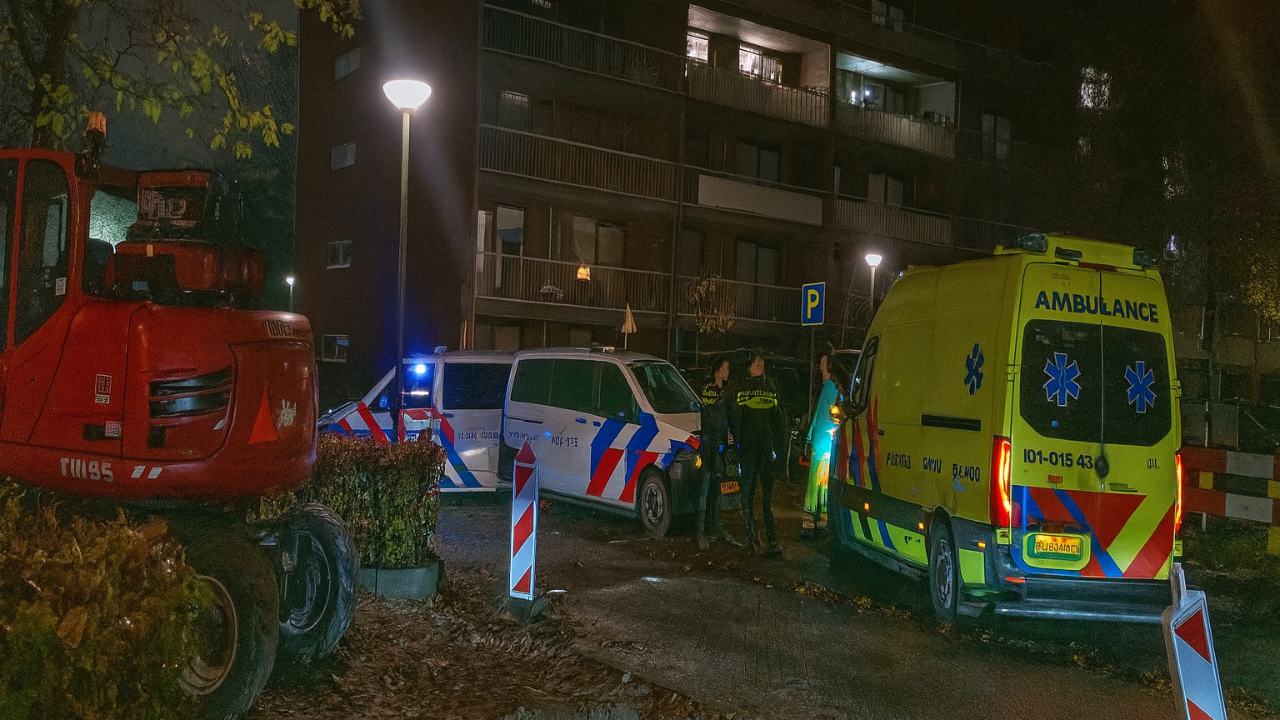 Hollanda&#039;da Havai Fişek Faciası: 13 Yaşındaki Çocuk Ağır Yaralandı