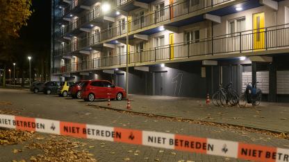 Silahlı Saldırı Tilburg’da Panik Yarattı: Üç Ev ve Bir Araç Kurşunlandı, İki Yaralı Gözaltında