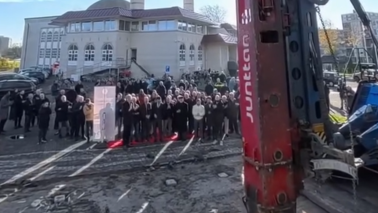 Zaandam’da HDV Sultan Ahmet Camii Yeni Eğitim Merkezi İçin Temel Atıldı