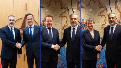 Hollanda Dışişleri Bakanı Van Weel, NATO toplantısında Hakan Fidan ile görüştü