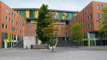 Hollanda Schiedam’da Ortaokuldaki Tartışmalı Irkçı Ödev Geniş Tepki Çekti