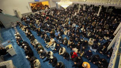 Hollanda’da 1299 Genç Sabah Namazında Buluştu: Avrupa’da Manevi Uyanışın Güçlü Sesi