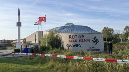 Hollanda’da Middelburg’daki Camii Nefret Saldırısının Hedefi Oldu