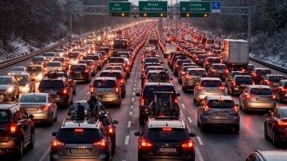 Hollanda’dan Uyarı: Bu Hafta Sonu Yola Çıkmayın