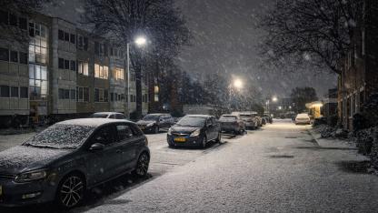 Hollanda’ya Yılın İlk Karı Yağdı, Ülke Beyaza Büründü