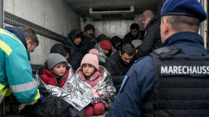 Hollanda’da Skandal: Türk Çocuklar Buz Gibi Soğuk TIR’da Yakalandı:3 ve 4 Yaşındaki Minikler Ölümle Burun Buruna Geldi