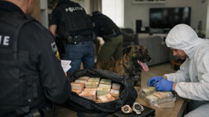 Hollanda’da Ev Baskınında 700 Bin Euro Nakit Ele Geçirildi