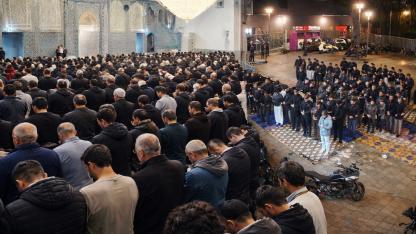 Hollanda’da Kadir Gecesi Camilerde Yoğun Katılımla İdrak Edildi