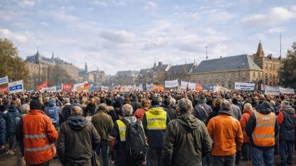 Hollanda’da Maaş Krizi Büyüyor: Binlerce Memur Den Haag’da Sokağa İndi