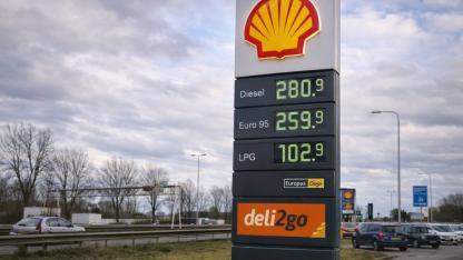 Hollanda’da Akaryakıt Fiyatları Rekor Kırdı: Sürücüler Belçika’ya Yöneldi