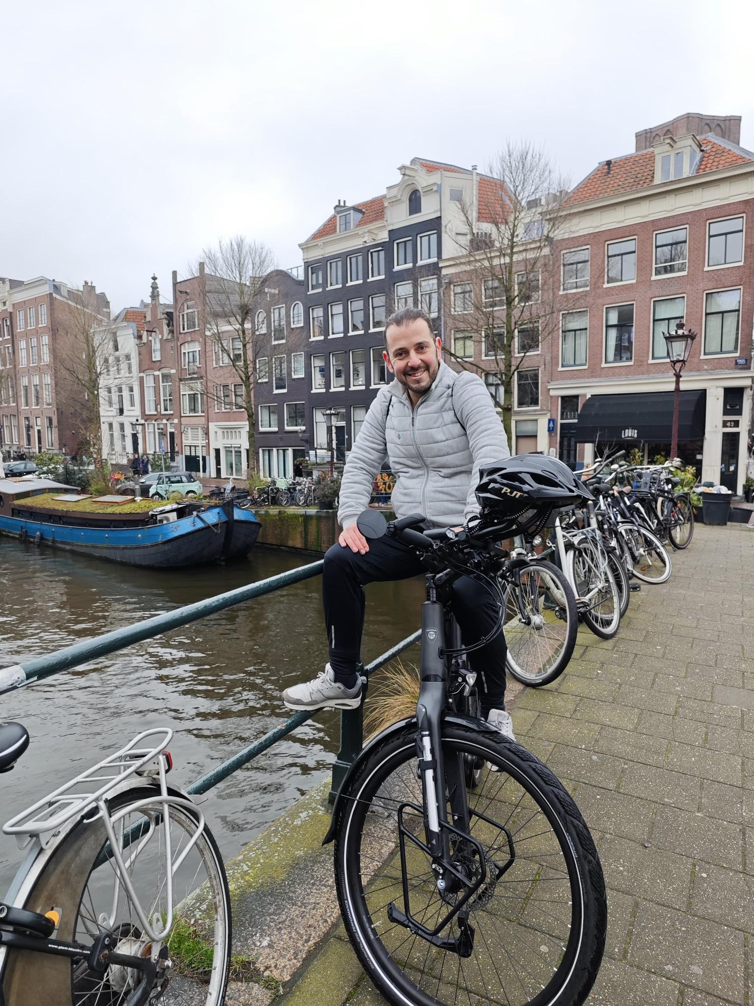 Amsterdam’dan İstanbul’a Alzheimer İçin 3 Bin Kilometrelik Yolculuk